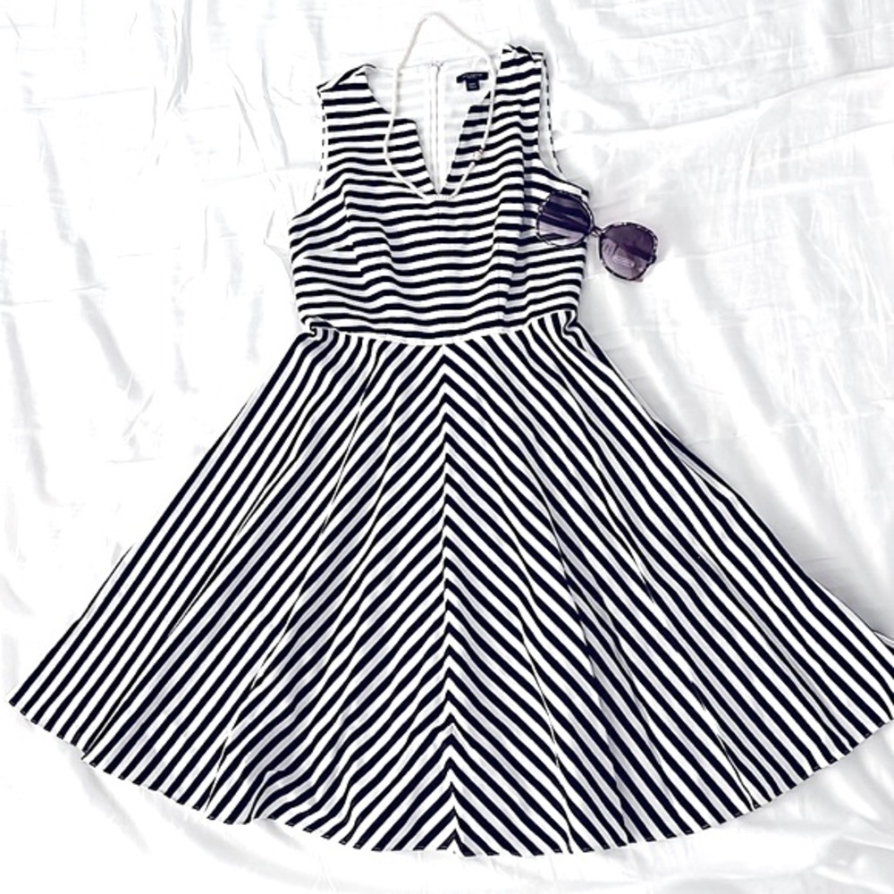 Ann Taylor Black White Stripes A-line Fit Flare Dress XS XXS 00P - Picture 2 of 5